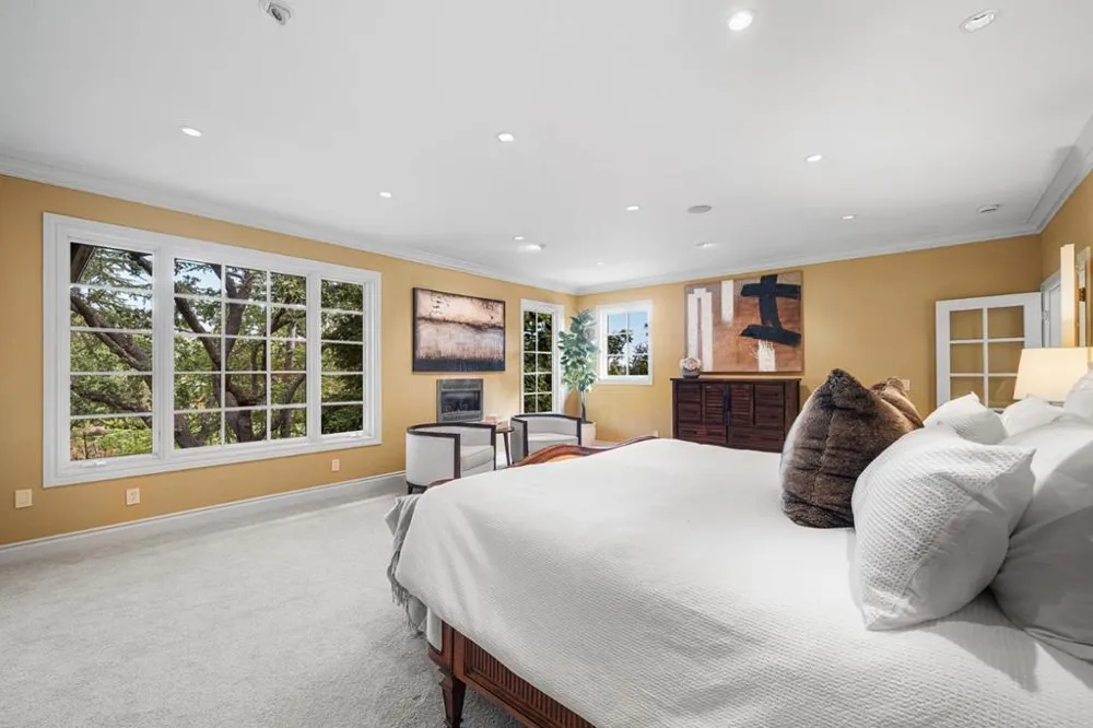 15723 Oak Knoll Drive Los Gatos, CA 95030