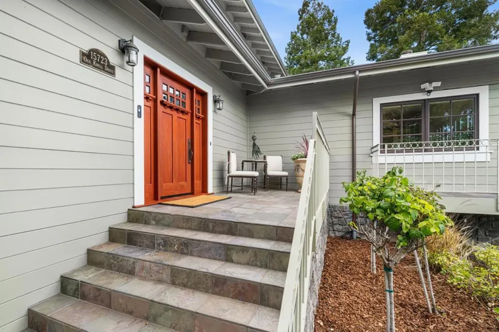 15723 Oak Knoll Drive Los Gatos, CA 95030