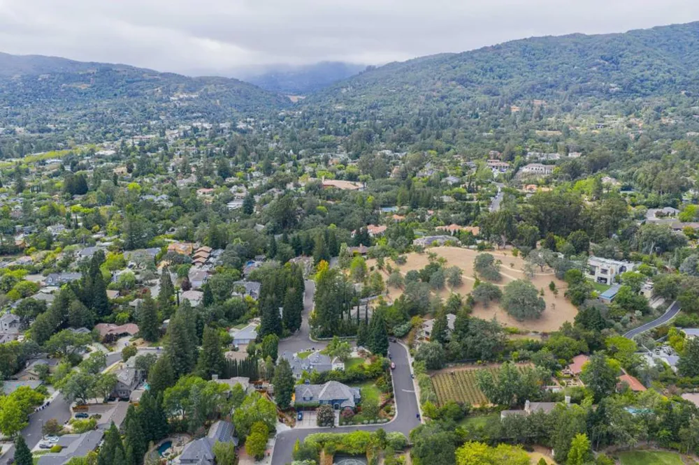 15723 Oak Knoll Drive Los Gatos, CA 95030