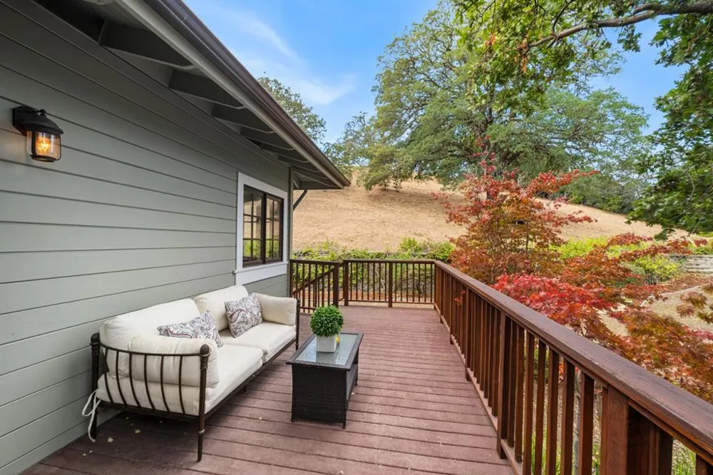 15723 Oak Knoll Drive Los Gatos, CA 95030