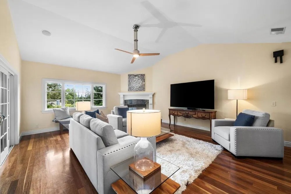 15723 Oak Knoll Drive Los Gatos, CA 95030