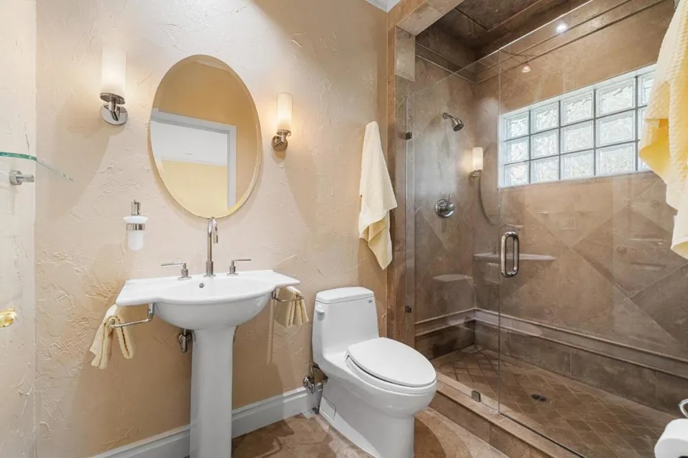 15723 Oak Knoll Drive Los Gatos, CA 95030