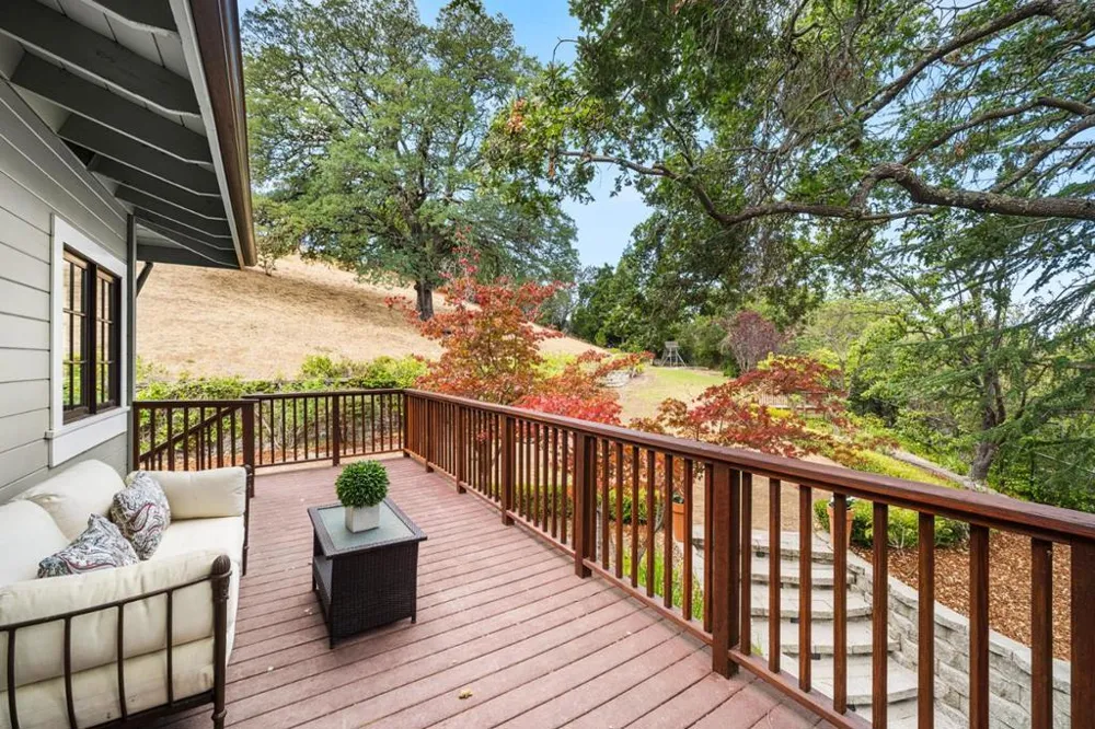 15723 Oak Knoll Drive Los Gatos, CA 95030