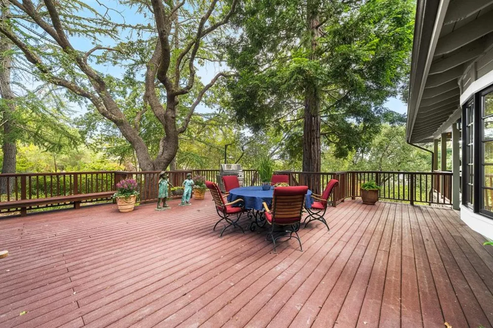 15723 Oak Knoll Drive Los Gatos, CA 95030
