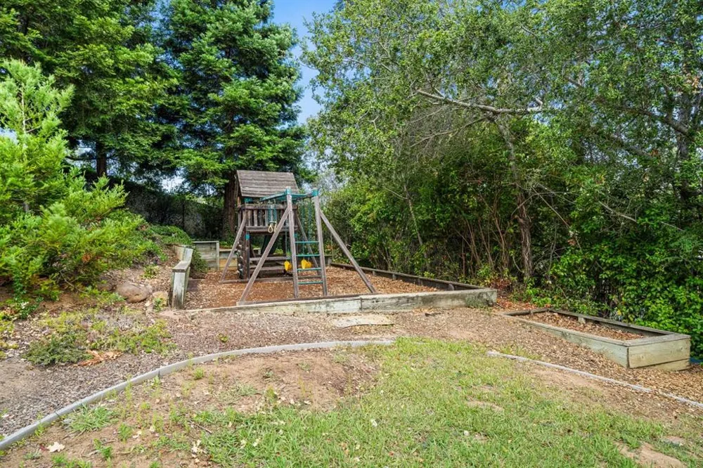 15723 Oak Knoll Drive Los Gatos, CA 95030