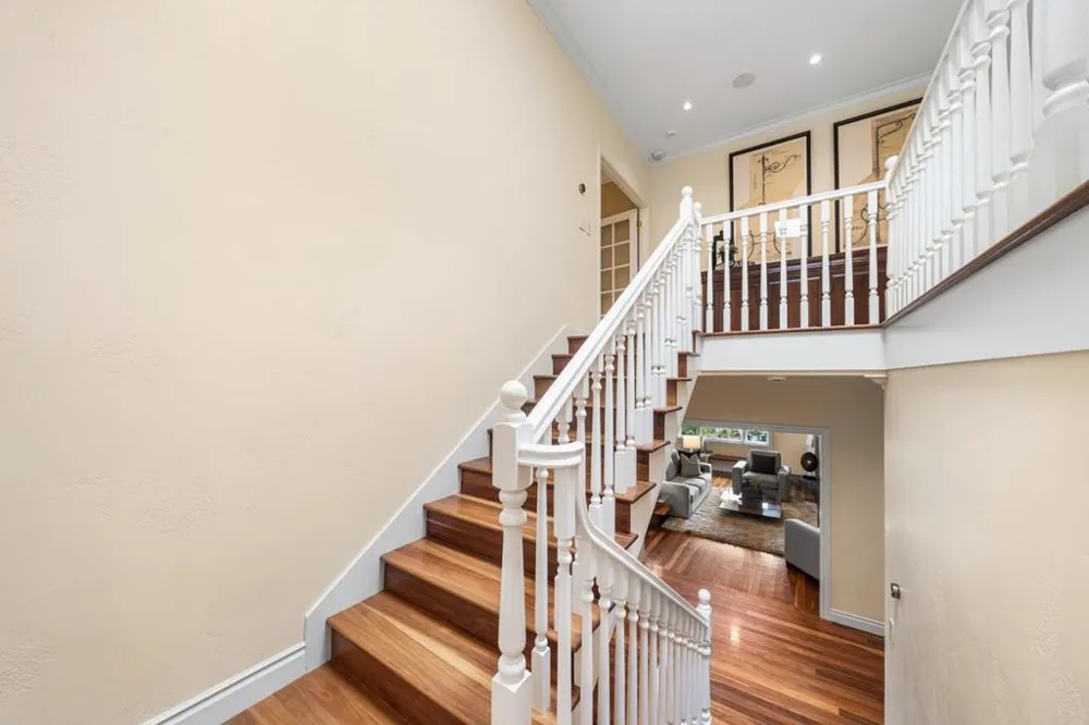15723 Oak Knoll Drive Los Gatos, CA 95030