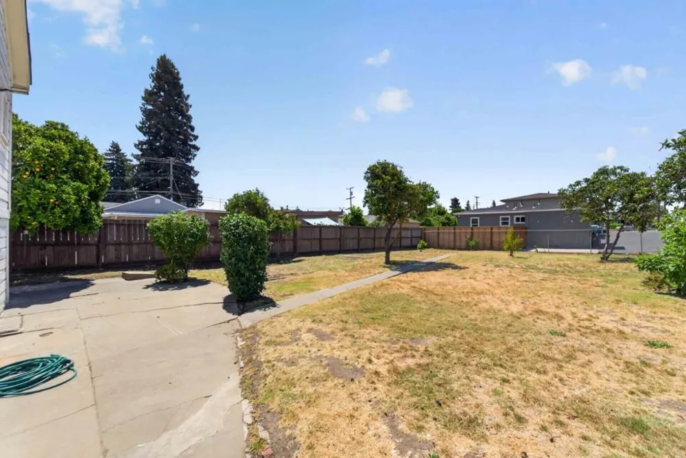 21463 Locust Street Hayward, CA 94541