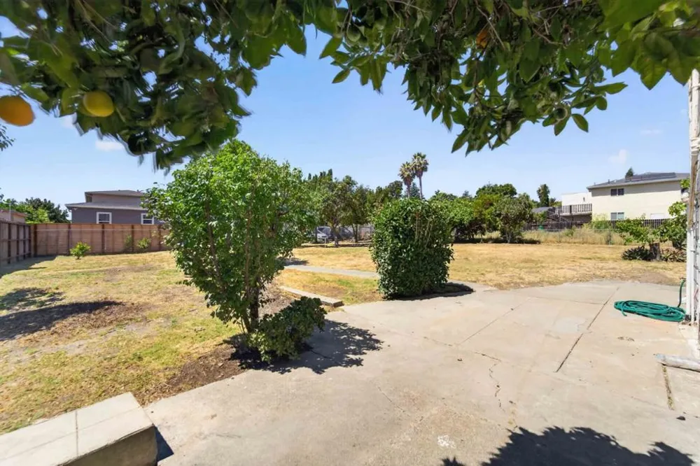 21463 Locust Street Hayward, CA 94541