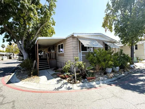 442 Los Encinos Avenue #442