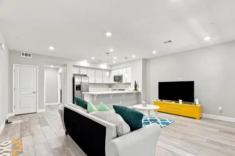 633 Clover Circle