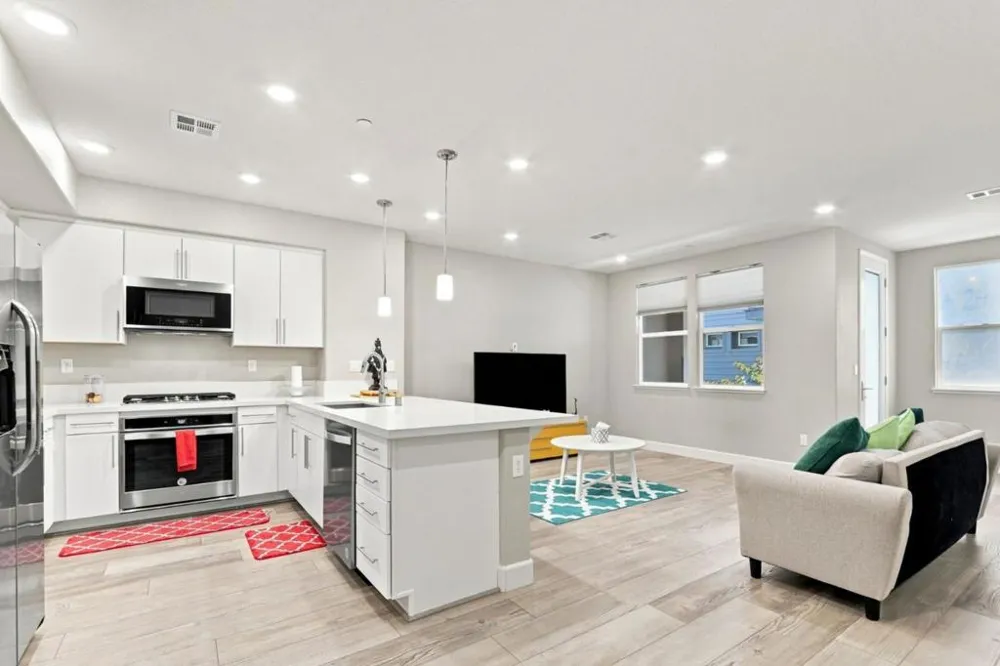 633 Clover Circle Milpitas, CA 95035