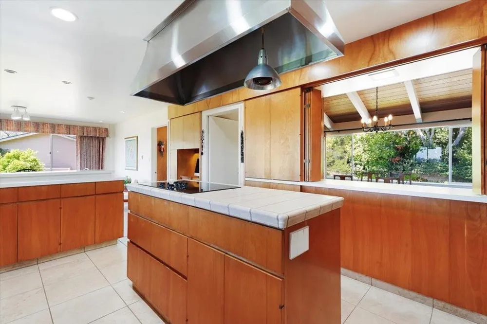 260 Oak Watsonville, CA 95076