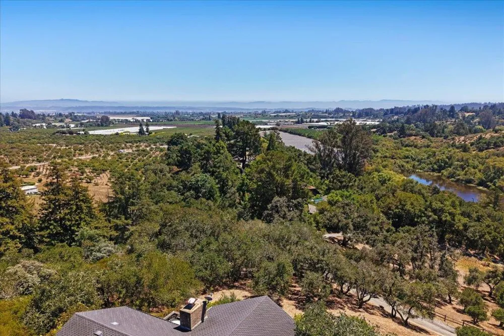 260 Oak Watsonville, CA 95076
