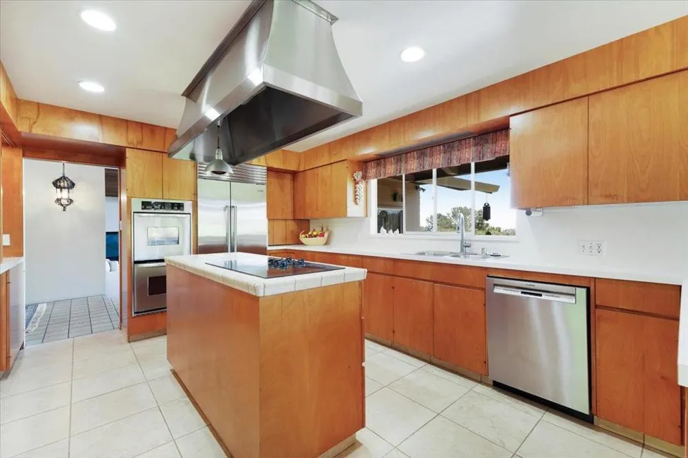 260 Oak Watsonville, CA 95076