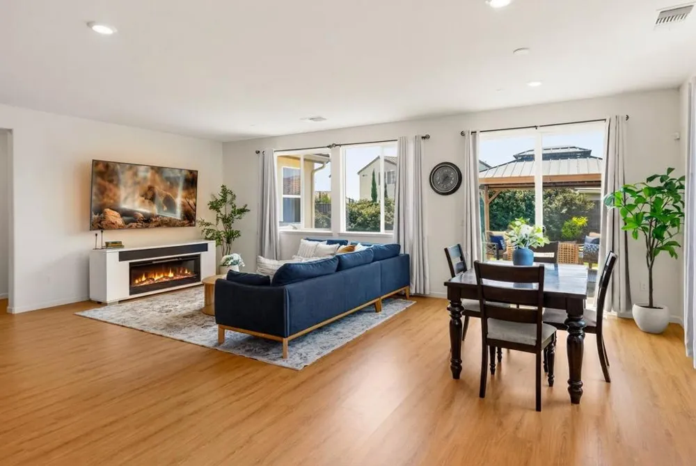 6 Campania Circle Salinas, CA 93905