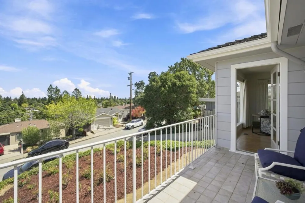 334 Oakview Drive San Carlos, CA 94070