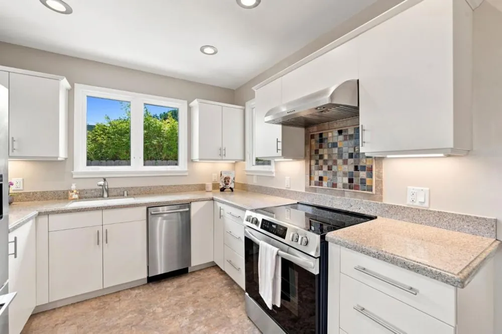 334 Oakview Drive San Carlos, CA 94070