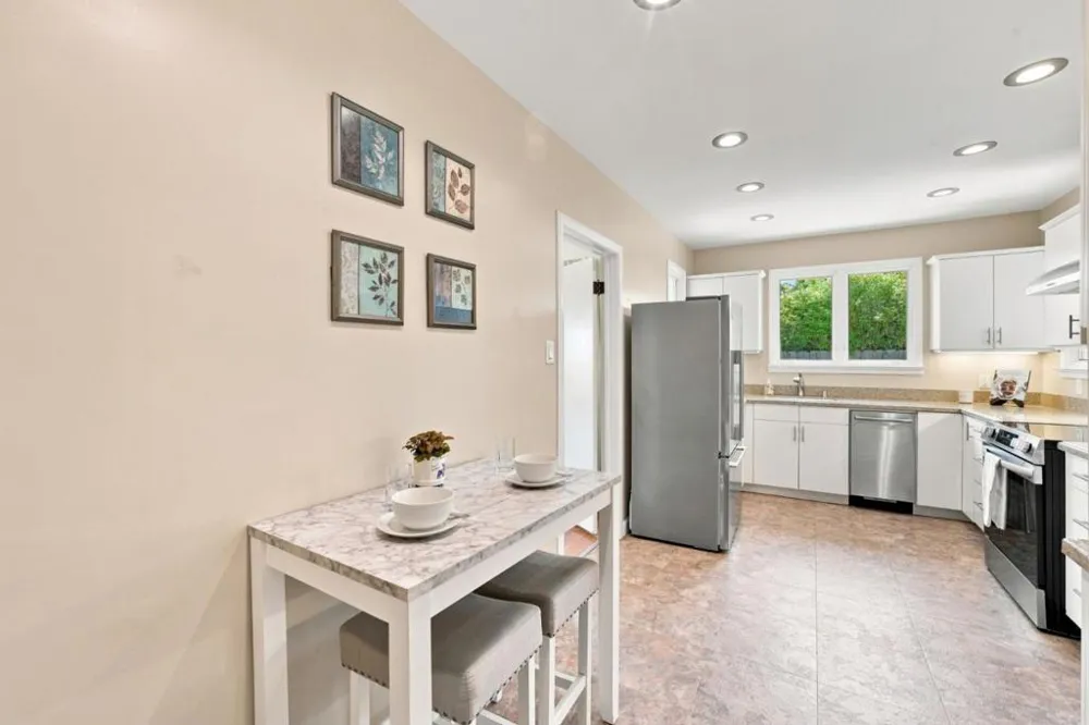 334 Oakview Drive San Carlos, CA 94070