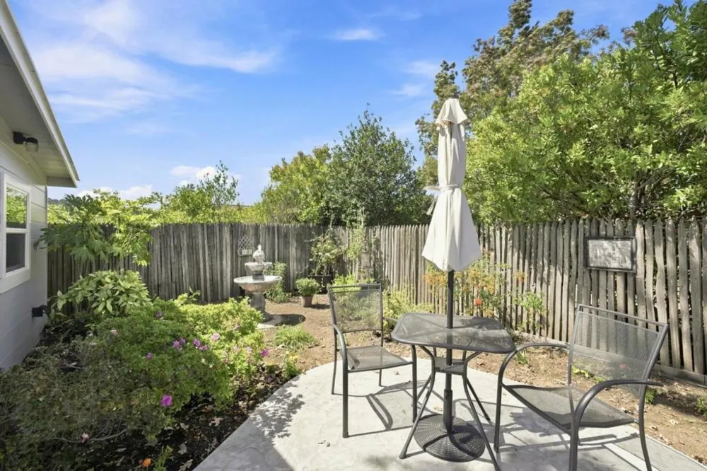 334 Oakview Drive San Carlos, CA 94070