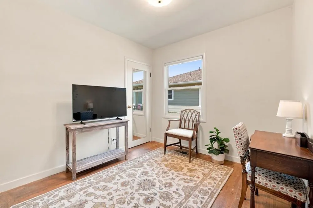334 Oakview Drive San Carlos, CA 94070