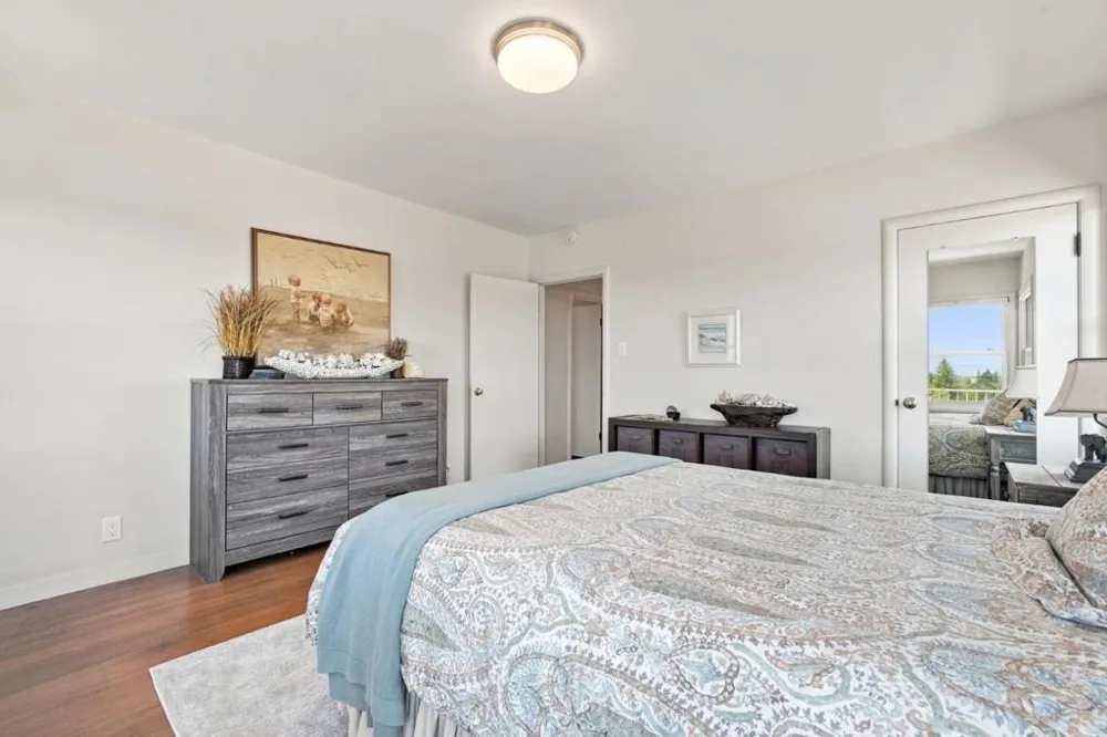 334 Oakview Drive San Carlos, CA 94070