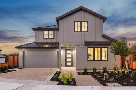 587 Creekside Court
