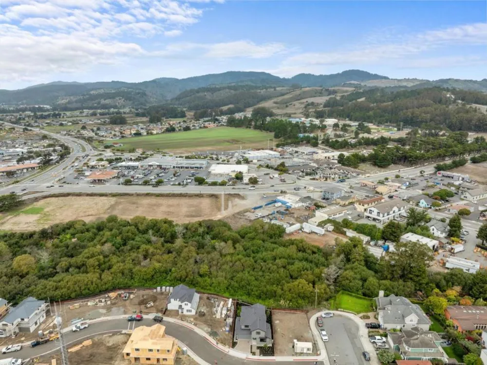 587 Creekside Court Half Moon Bay, CA 94019