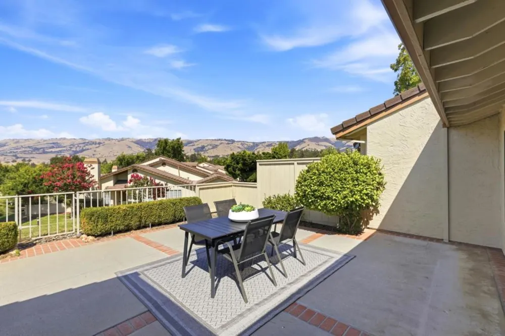 3327 Lake Albano Circle San Jose, CA 95135