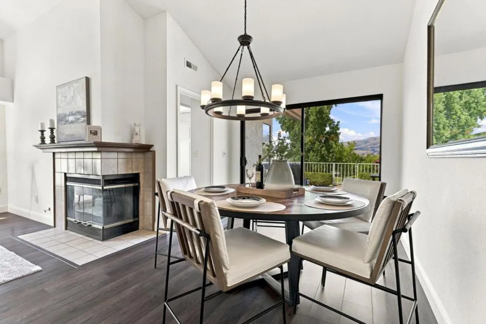 3327 Lake Albano Circle San Jose, CA 95135