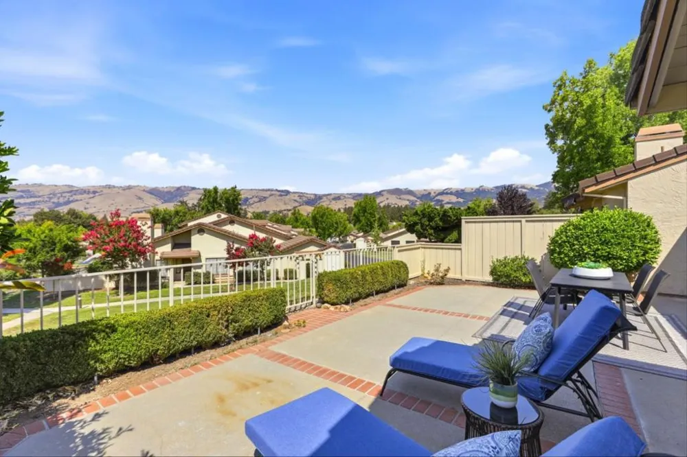 3327 Lake Albano Circle San Jose, CA 95135