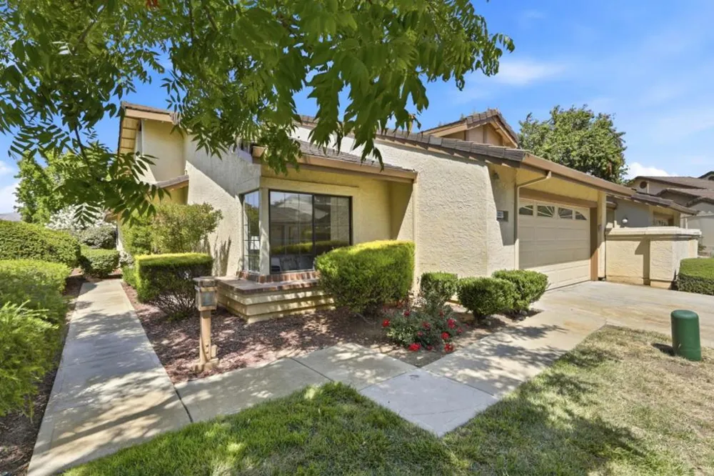3327 Lake Albano Circle San Jose, CA 95135