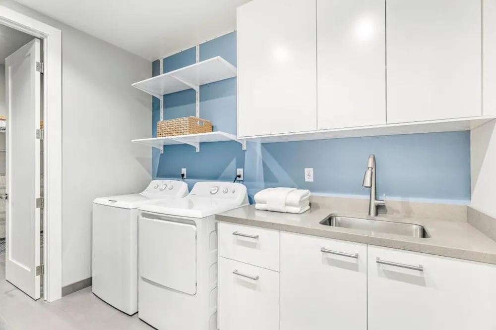 3751 El Centro Street Palo Alto, CA 94306