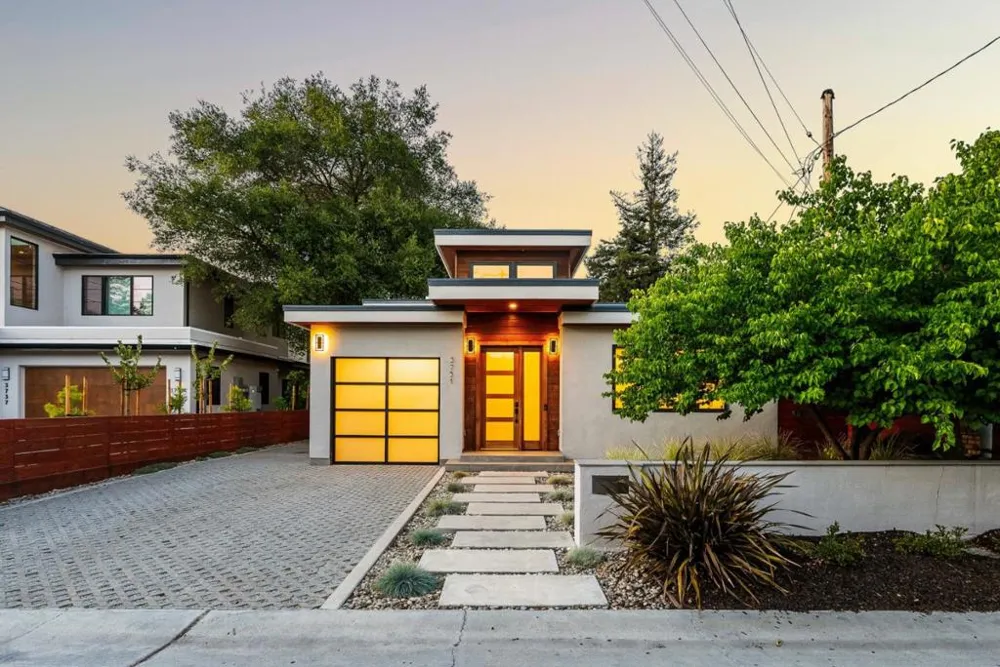 3751 El Centro Street Palo Alto, CA 94306