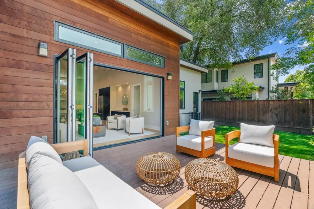 3751 El Centro Street Palo Alto, CA 94306