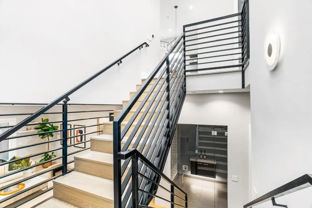 3751 El Centro Street Palo Alto, CA 94306