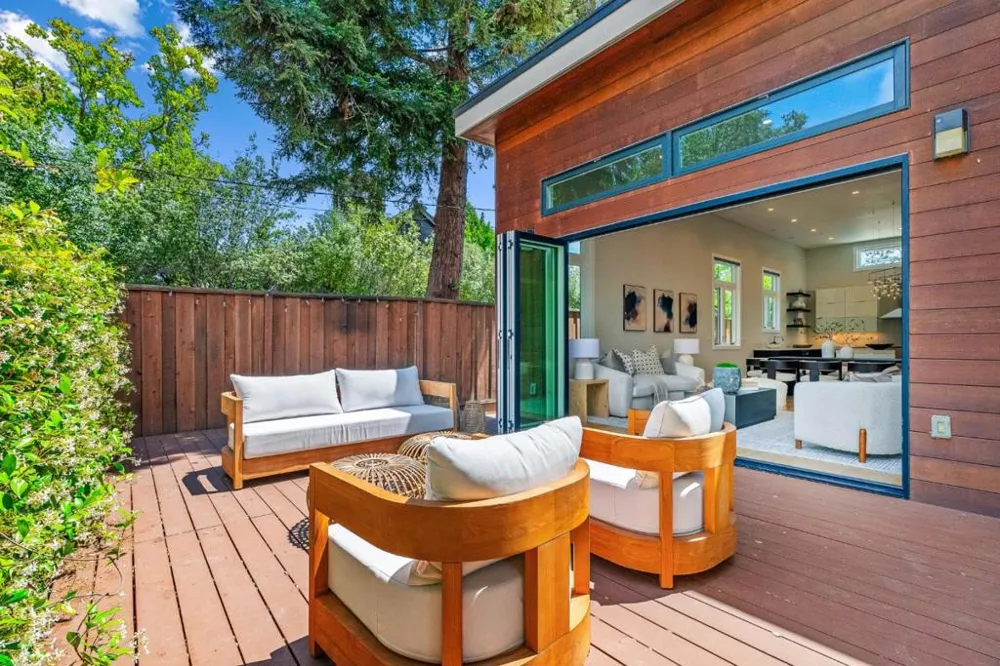 3751 El Centro Street Palo Alto, CA 94306