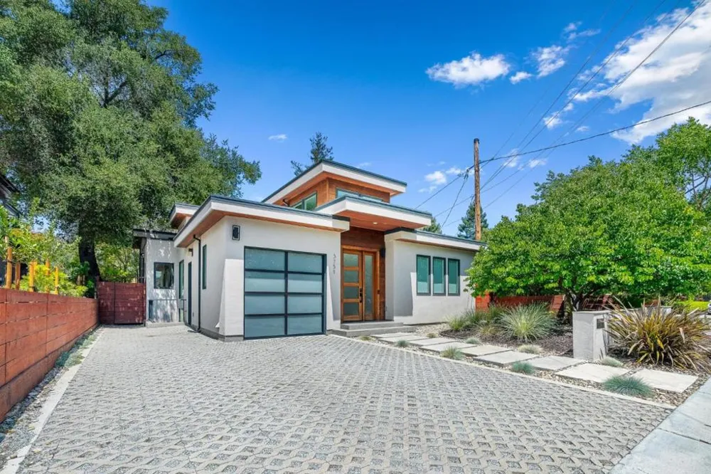 3751 El Centro Street Palo Alto, CA 94306