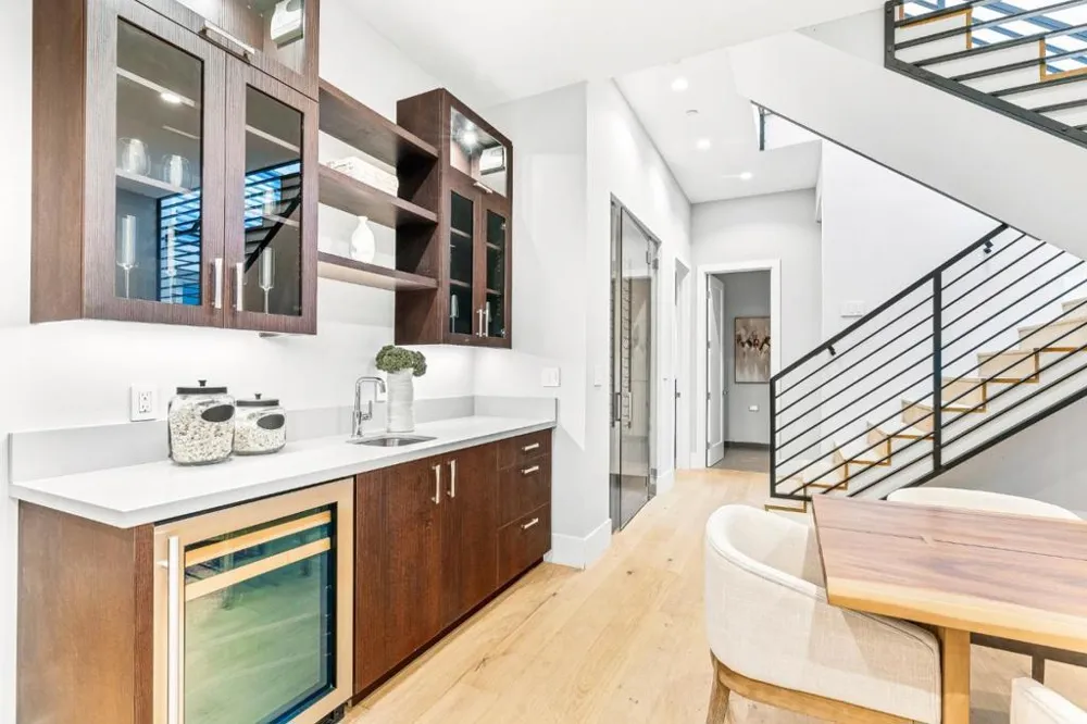 3751 El Centro Street Palo Alto, CA 94306