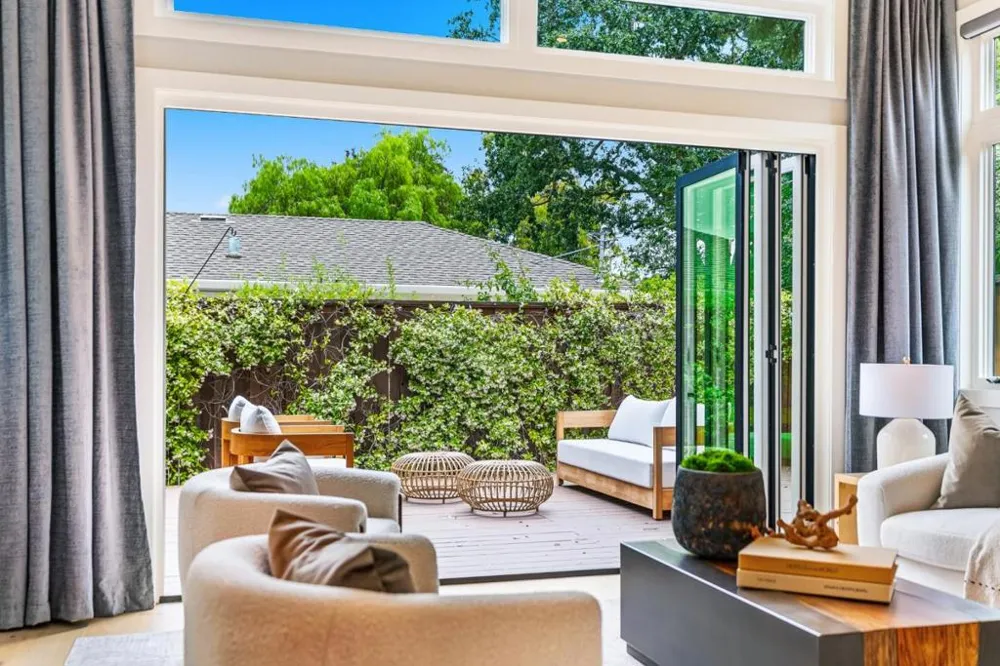 3751 El Centro Street Palo Alto, CA 94306