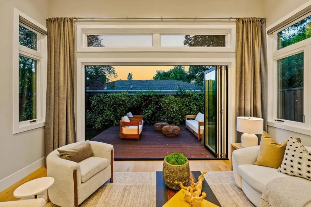 3751 El Centro Street Palo Alto, CA 94306