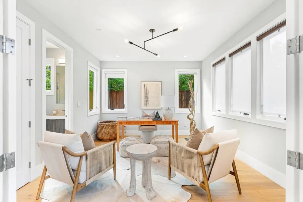 3751 El Centro Street Palo Alto, CA 94306