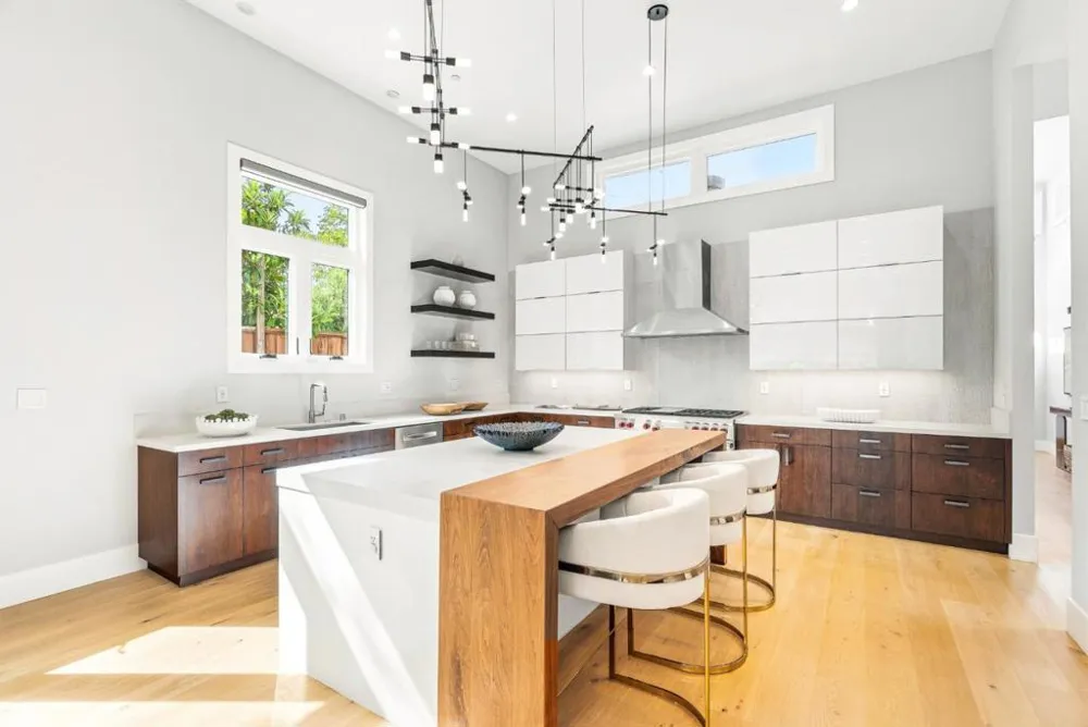 3751 El Centro Street Palo Alto, CA 94306