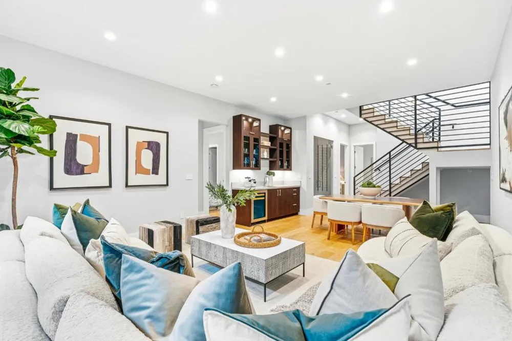 3751 El Centro Street Palo Alto, CA 94306
