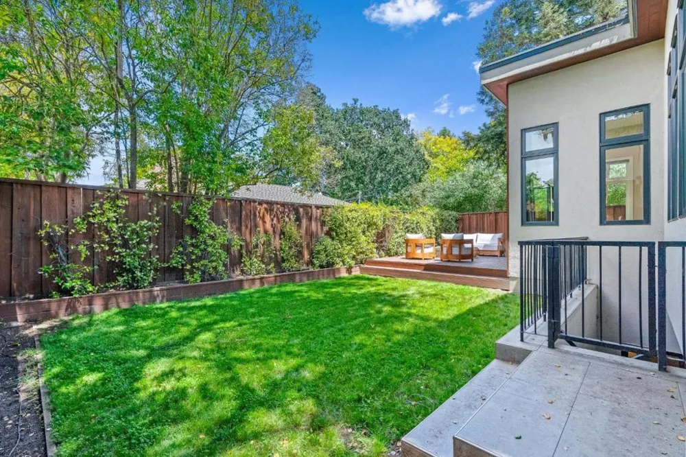 3751 El Centro Street Palo Alto, CA 94306