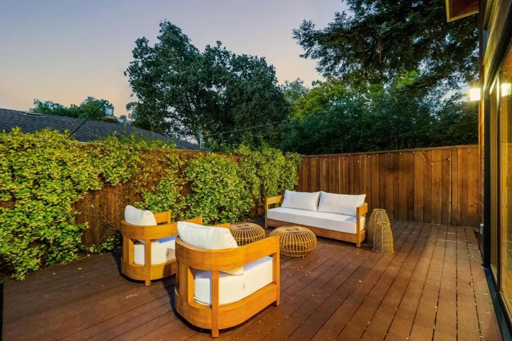 3751 El Centro Street Palo Alto, CA 94306
