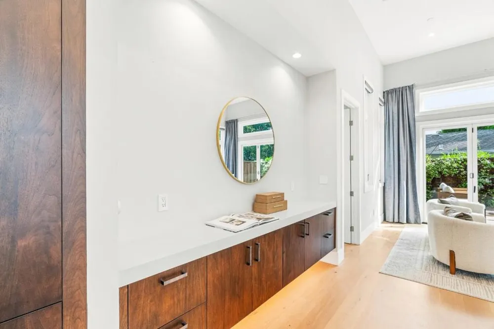 3751 El Centro Street Palo Alto, CA 94306