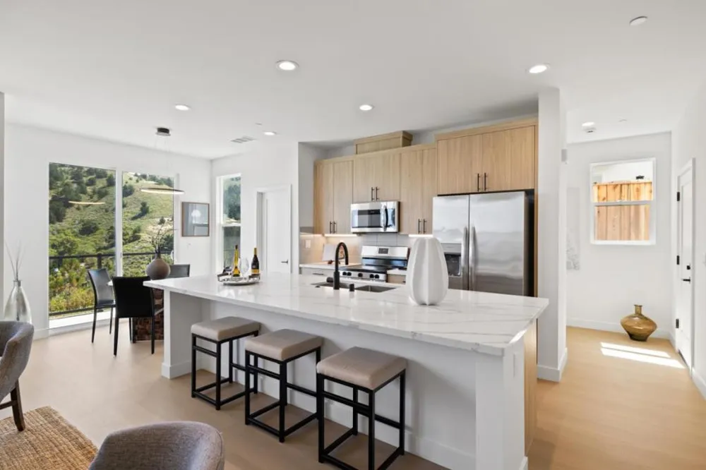 819 Fassler Pacifica, CA 94044