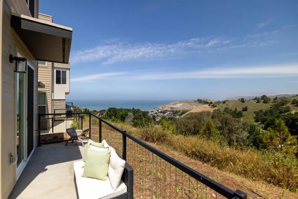819 Fassler Pacifica, CA 94044