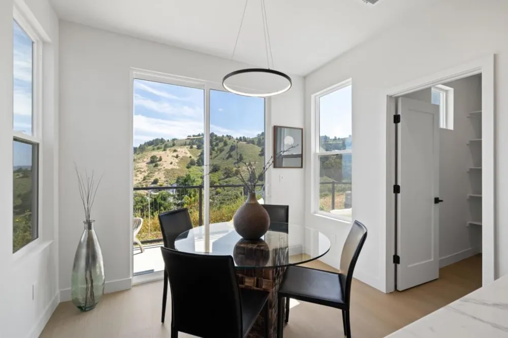 819 Fassler Pacifica, CA 94044