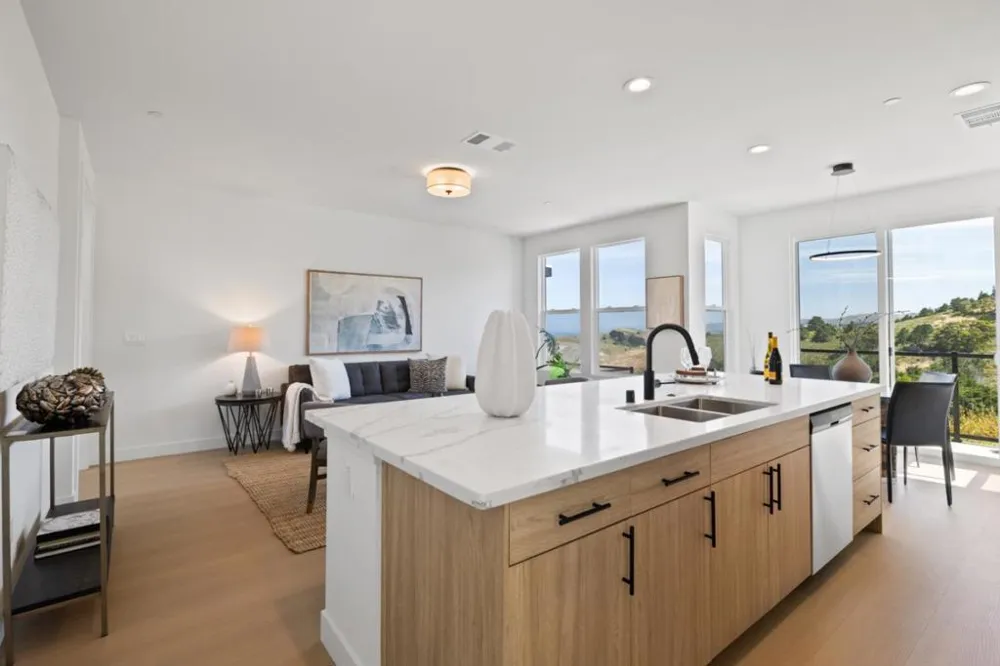 819 Fassler Pacifica, CA 94044